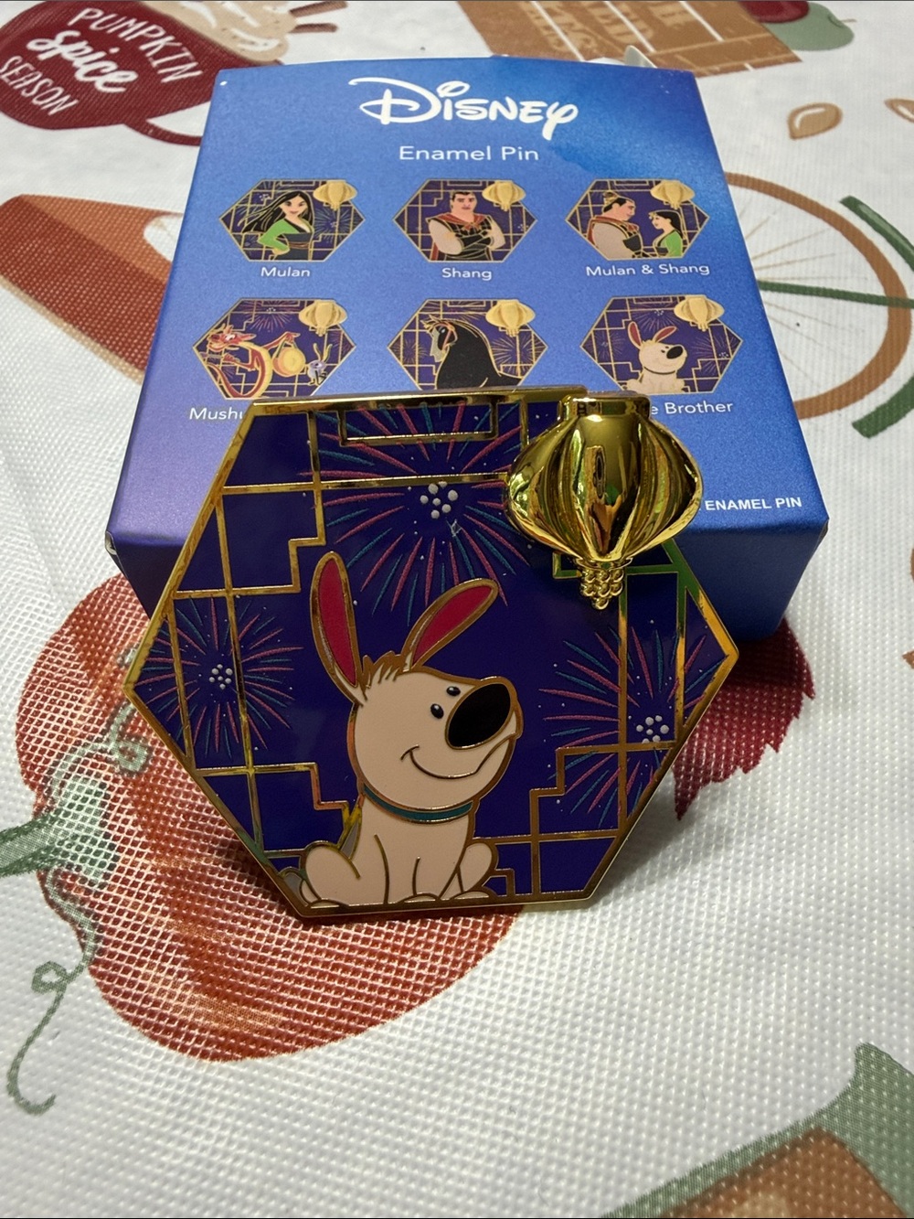 Disney mulan little brother dog pin with Gold Lantern on Purple